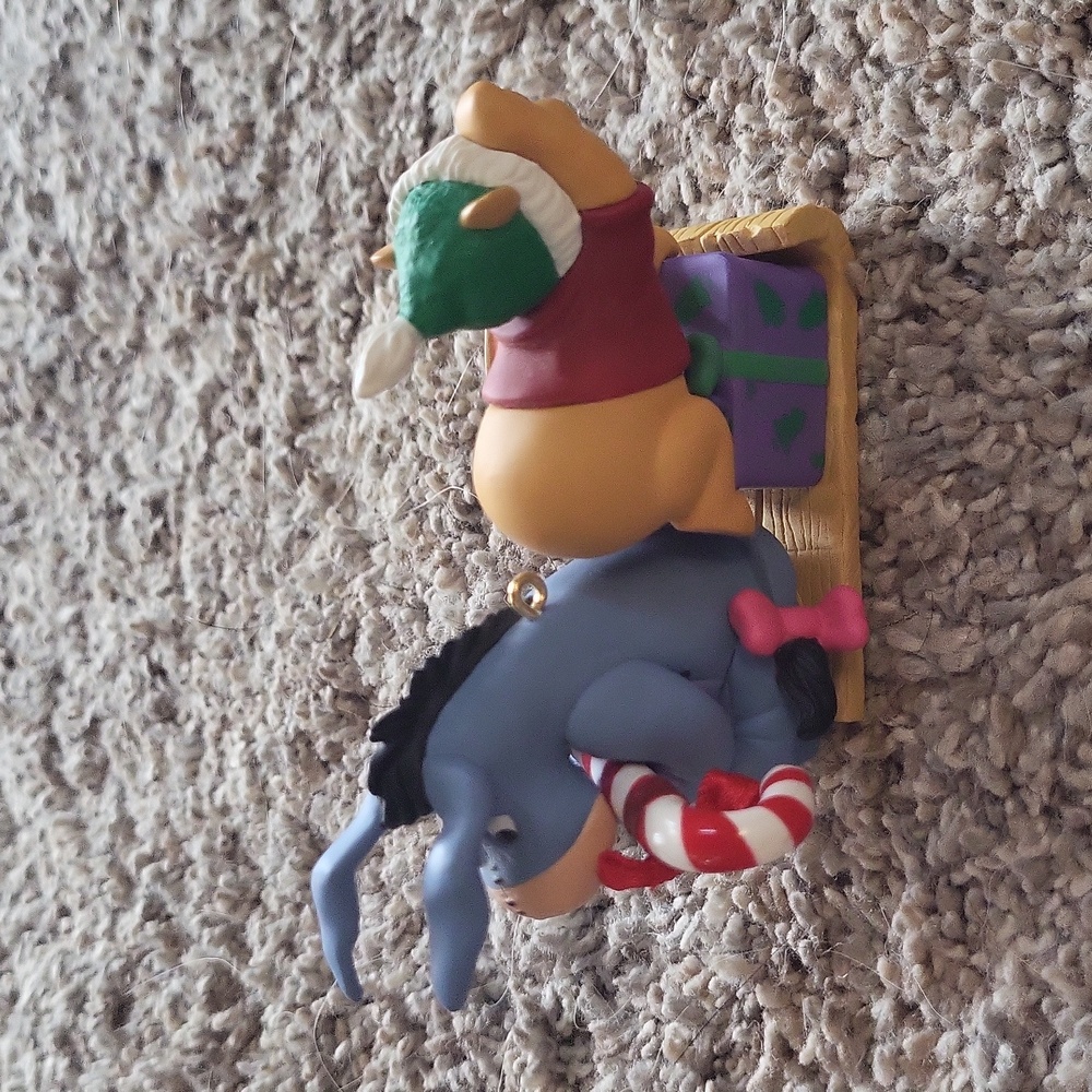 Vintage Hallmark Keepsake Ornament: Presents From Pooh - Picture 8 of 10